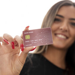 Desmistificando mitos sobre cartões de crédito para negativados